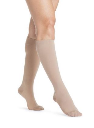 Sigvaris Dynaven 920 Opaque Men's 20-30mmHg Calf Closed Toe Light Beige LL